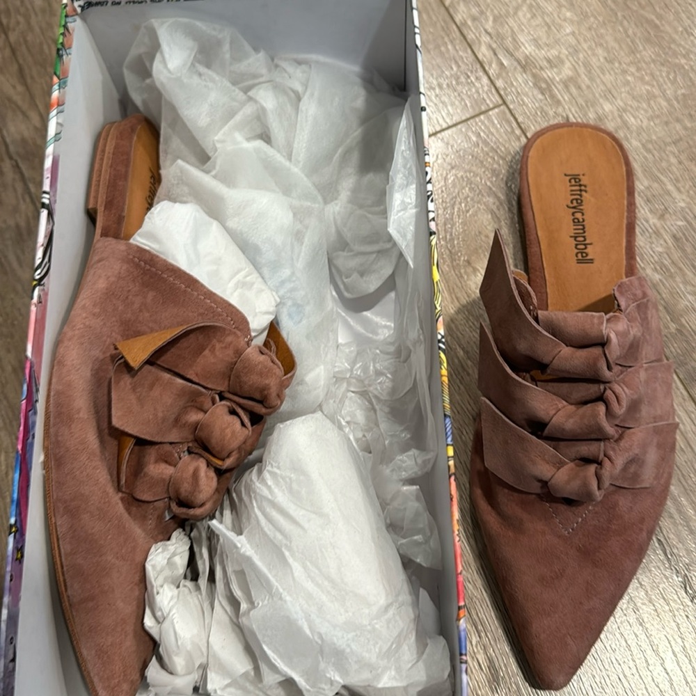 Jeffrey Campbell brand new with box never worn. Size 7.5